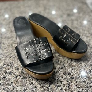Tory Burch Ines Wedge Slide in Perfect Black/Silver